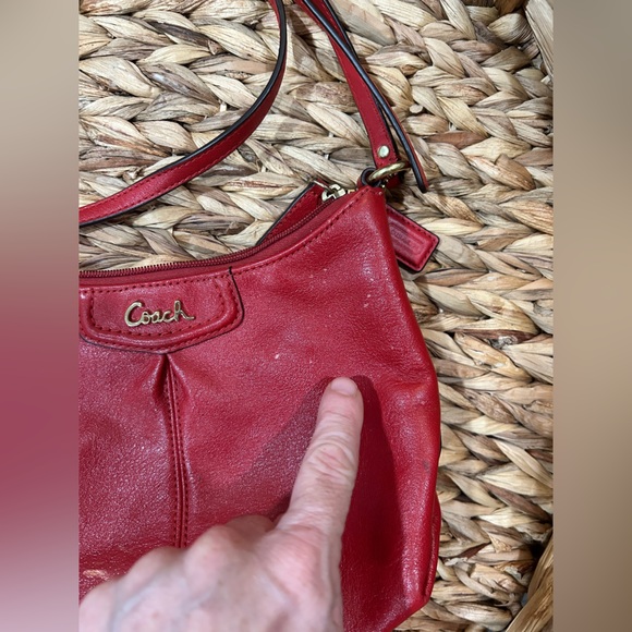 ON HOLD FOR CRYSTAL✨Coach Ashley Leather Cherry Red Swingpack Crossbody EUC - Picture 13 of 13